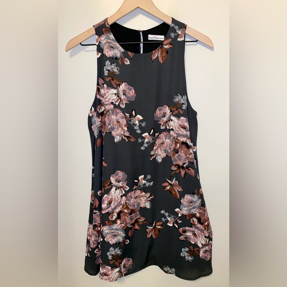 Dainty Hooligan Charcoal Grey Floral Sleeveless Shift Dress - Medium